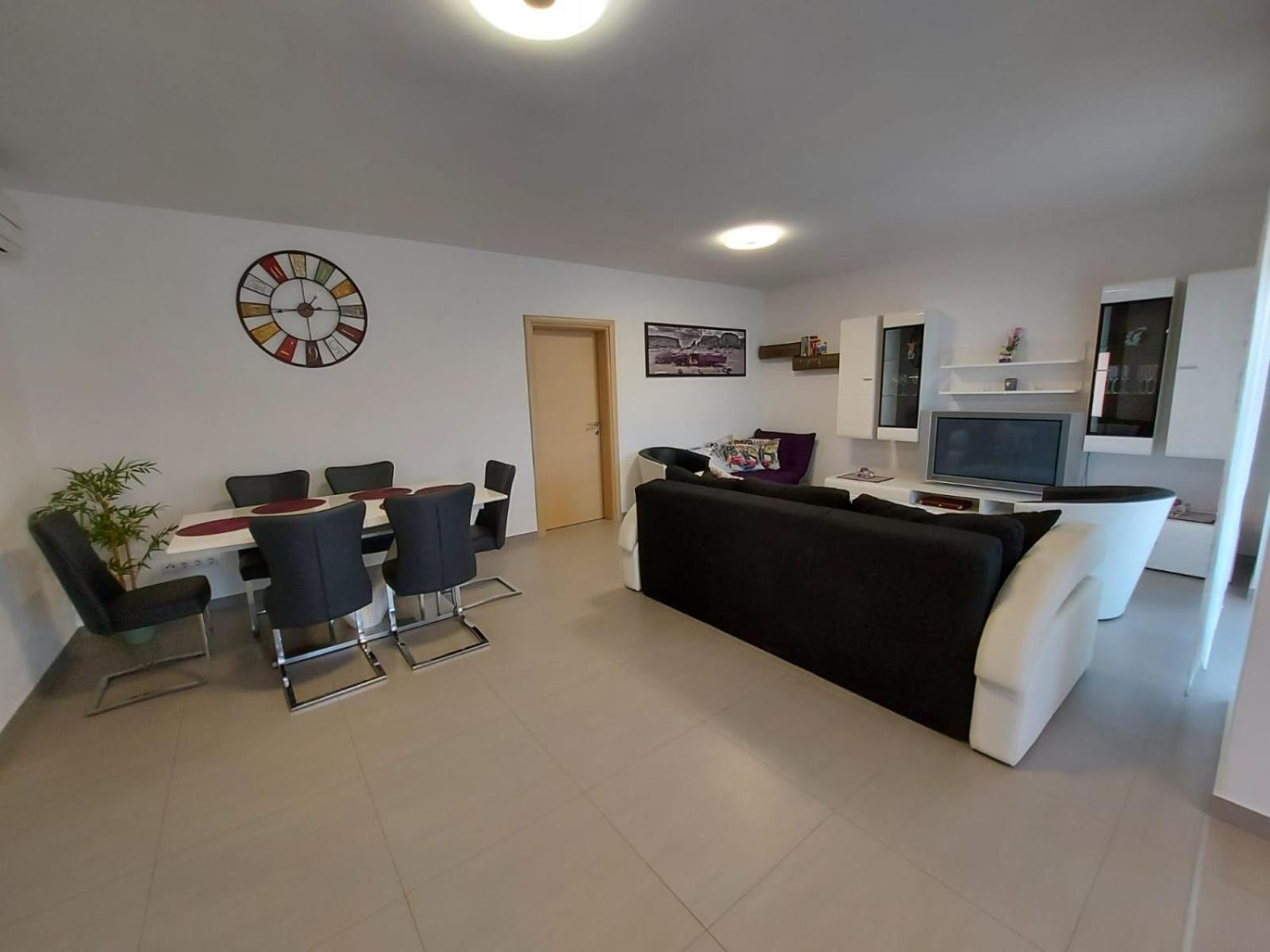 Apartment Bora *