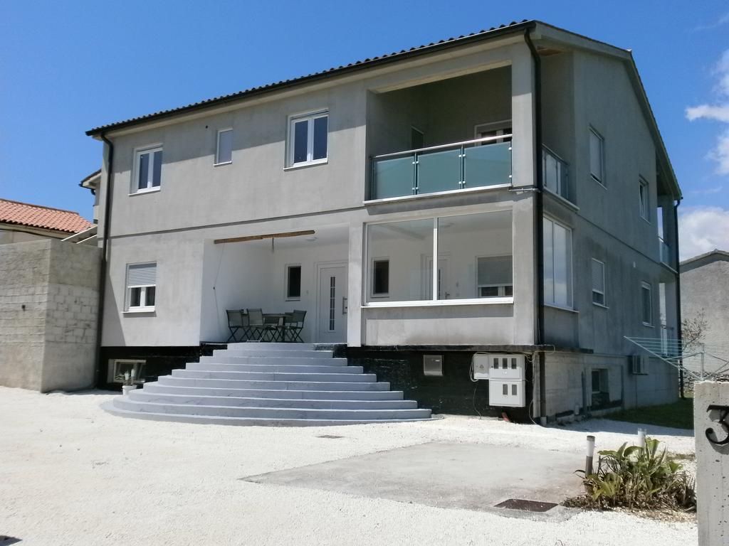 Bora Apartment *